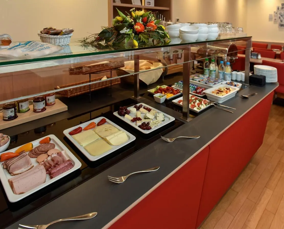 Hotel Adria Muenchen 3*, מינכן גרמניה
