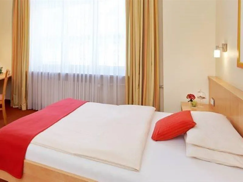 Hotel Adria Muenchen 3*, Мюнхен